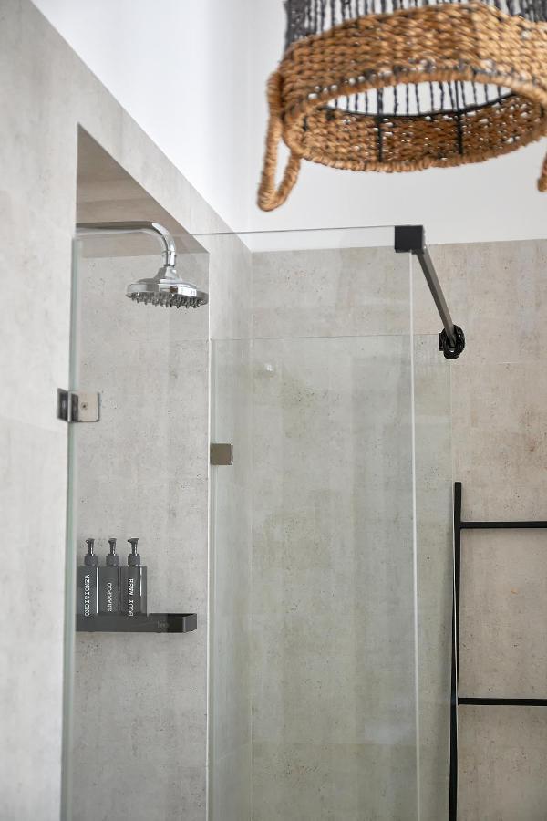 White Door Apartments Heart Of Odessa 1 Εξωτερικό φωτογραφία