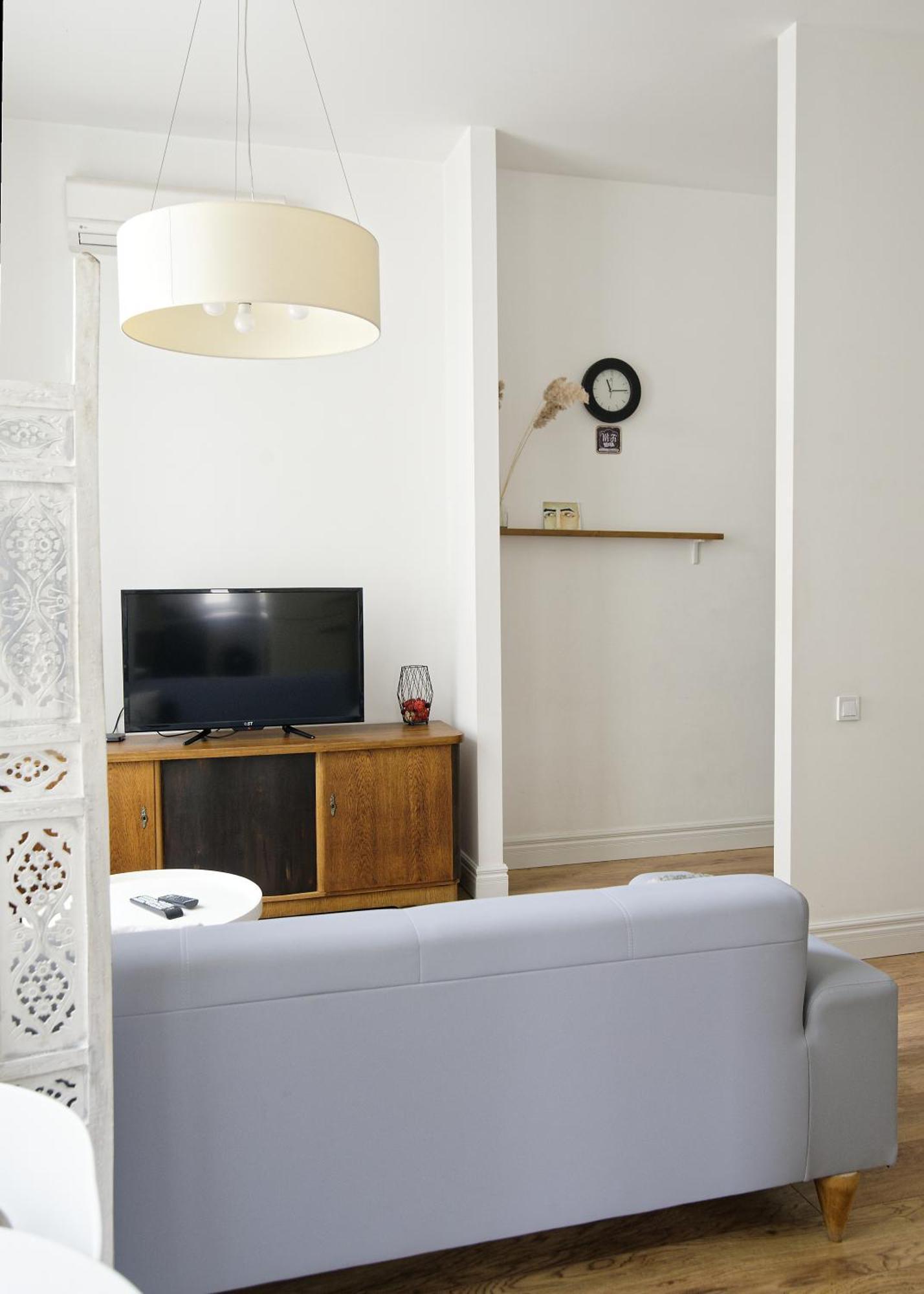 White Door Apartments Heart Of Odessa 1 Εξωτερικό φωτογραφία