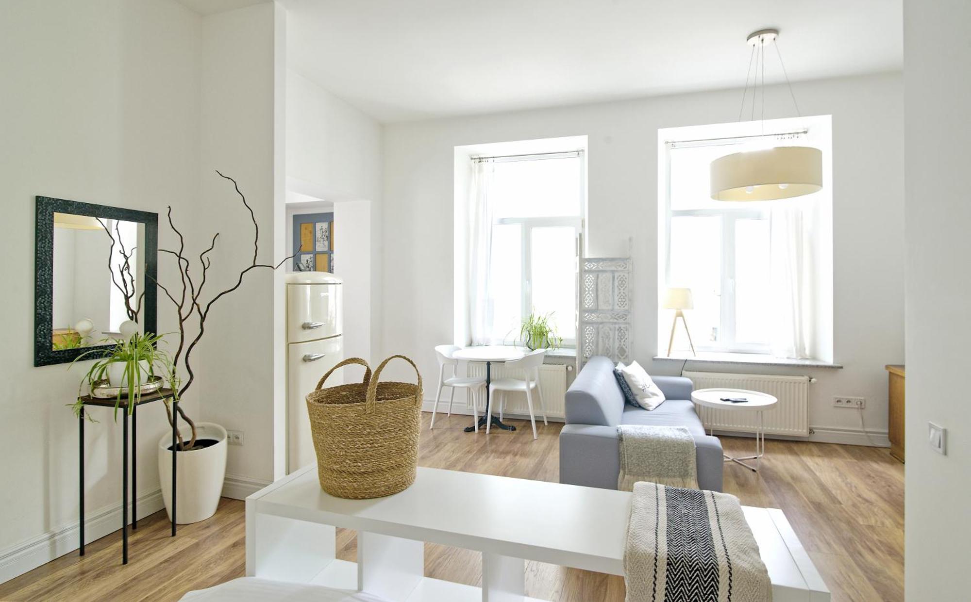 White Door Apartments Heart Of Odessa 1 Εξωτερικό φωτογραφία