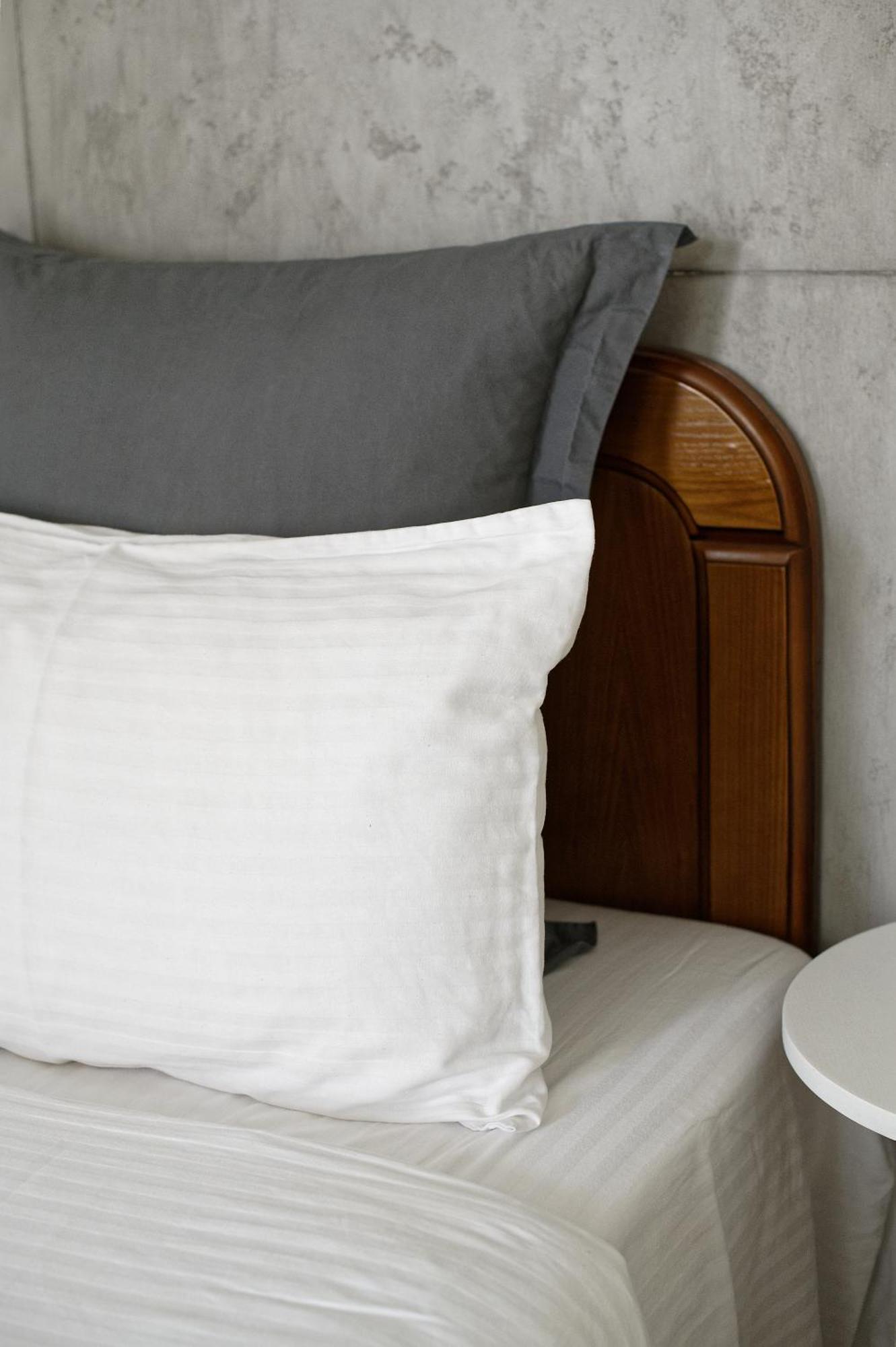 White Door Apartments Heart Of Odessa 1 Εξωτερικό φωτογραφία