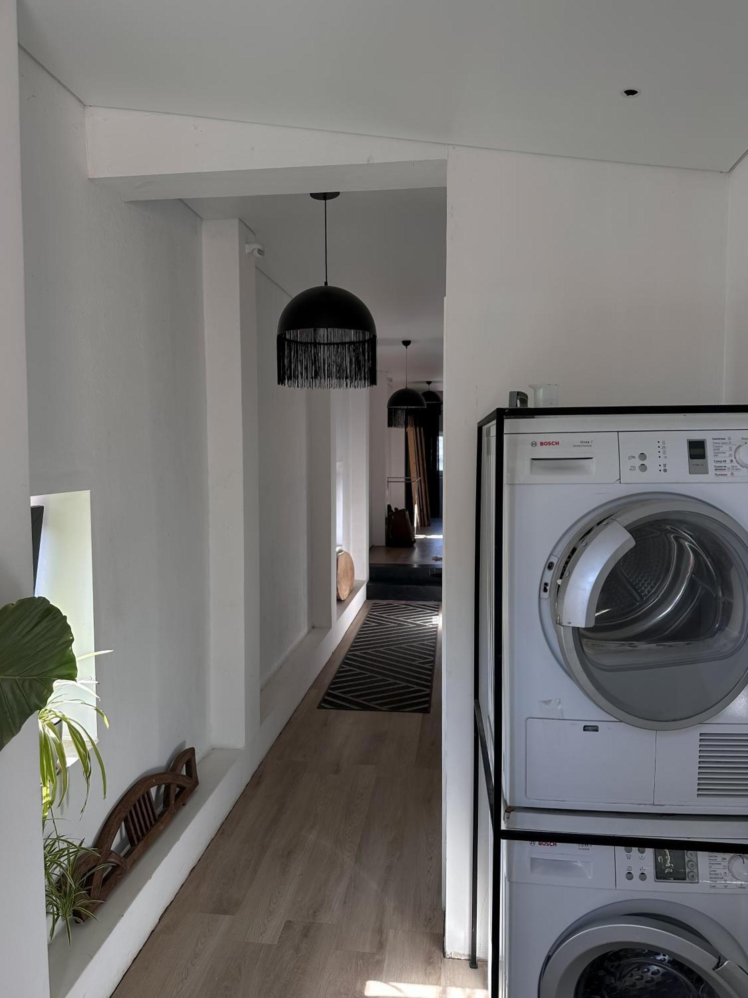White Door Apartments Heart Of Odessa 1 Εξωτερικό φωτογραφία